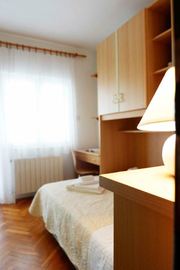 Apartment Ponos Krk Town Exteriör bild