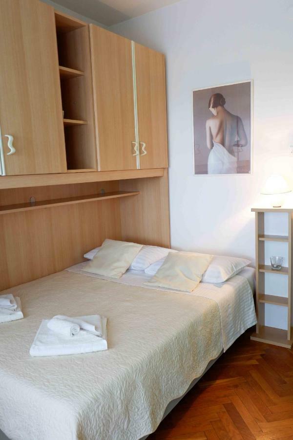 Apartment Ponos Krk Town Exteriör bild