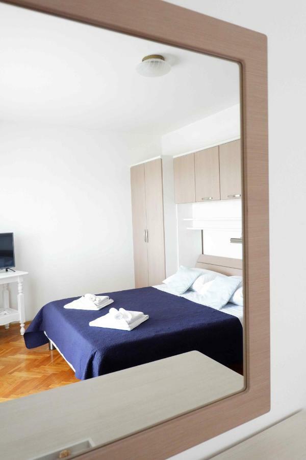 Apartment Ponos Krk Town Exteriör bild